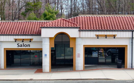 5049 University Parkway (Peters Plaza)